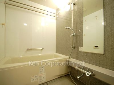 Bath ※Photo of the same layout on 21 floor. Decoration and fixture may differ.