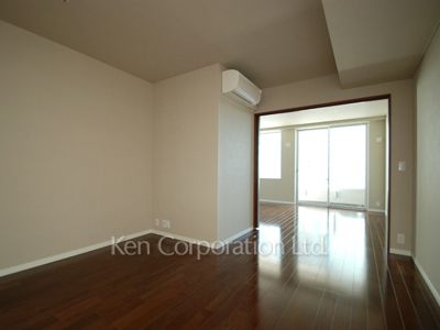 Living-Dining ※Photo of the same layout on 26 floor. Decoration and fixture may differ.