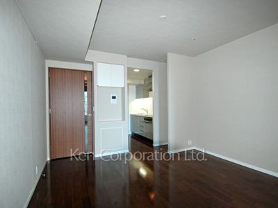Living-Dining ※Photo of the same layout on 26 floor. Decoration and fixture may differ.