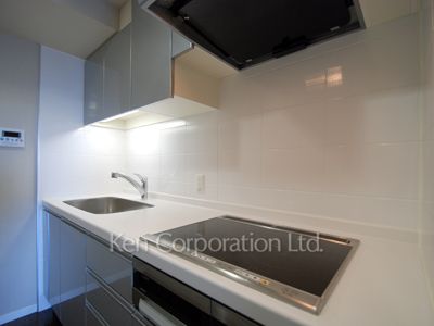 Kitchen ※Photo of the same layout on 26 floor. Decoration and fixture may differ.