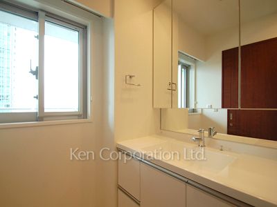Powder Room ※Photo of the same layout on 25 floor. Decoration and fixture may differ.