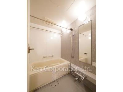 Bath ※Photo of the same layout on 14 floor. Decoration and fixture may differ.