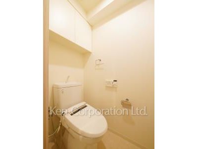Lavatory ※Photo of the same layout on 14 floor. Decoration and fixture may differ.
