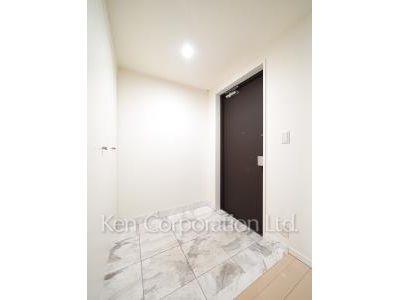 Entrance ※Photo of the same layout on 20 floor. Decoration and fixture may differ.
