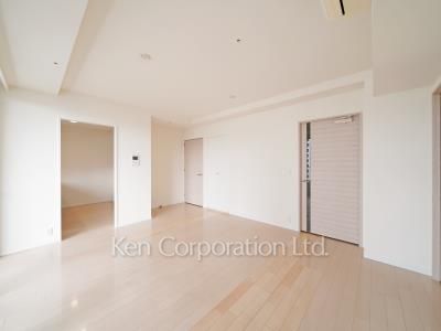 Living-Dining ※Photo of the same layout on 20 floor. Decoration and fixture may differ.
