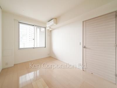 Master Bedroom ※Photo of the same layout on 20 floor. Decoration and fixture may differ.