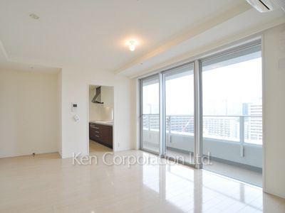 Living-Dining ※Photo of the same layout on 14 floor. Decoration and fixture may differ.