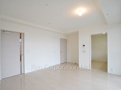 Living-Dining ※Photo of the same layout on 14 floor. Decoration and fixture may differ.