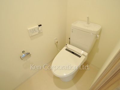 Lavatory ※Photo of the same layout on 14 floor. Decoration and fixture may differ.