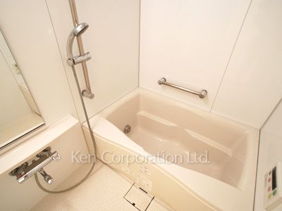 Bath ※Photo of the same layout on 20 floor. Decoration and fixture may differ.