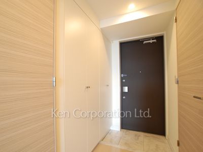 Entrance ※Photo of the same layout on 20 floor. Decoration and fixture may differ.