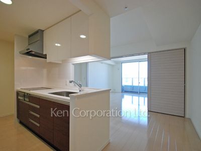 Living-Dining ※Photo of the same layout on 20 floor. Decoration and fixture may differ.