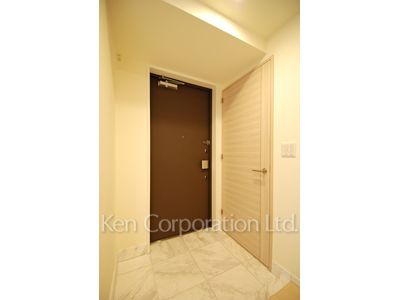 Entrance ※Photo of the same layout on 20 floor. Decoration and fixture may differ.