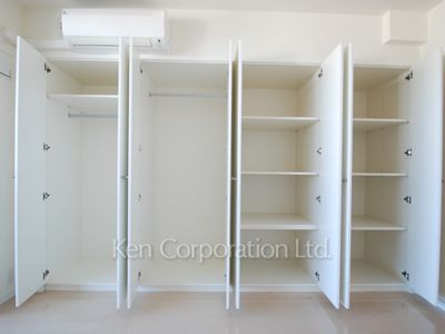Closet ※Photo of the same layout on 20 floor. Decoration and fixture may differ.