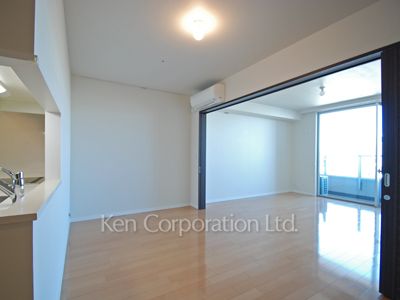 Living-Dining ※Photo of the same layout on 19 floor. Decoration and fixture may differ.