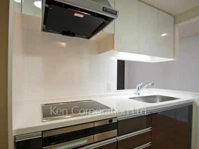 Kitchen ※Photo of the same layout on 19 floor. Decoration and fixture may differ.