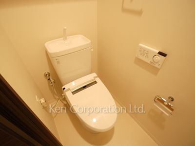 Lavatory ※Photo of the same layout on 19 floor. Decoration and fixture may differ.