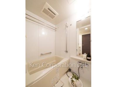 Bath ※Photo of the same layout on 16 floor. Decoration and fixture may differ.