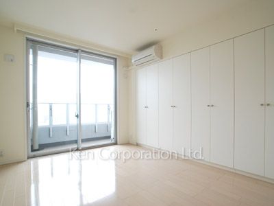 Bedroom ※Photo of the same layout on 18 floor. Decoration and fixture may differ.