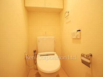 Lavatory ※Photo of the same layout on 18 floor. Decoration and fixture may differ.