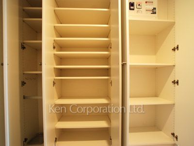 Closet ※Photo of the same layout on 18 floor. Decoration and fixture may differ.