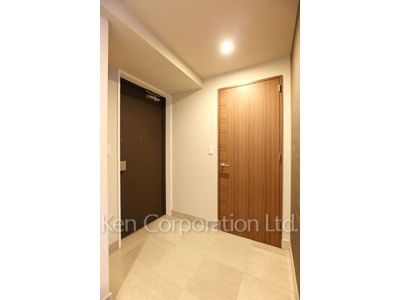 Entrance ※Photo of the same layout on 30 floor. Decoration and fixture may differ.