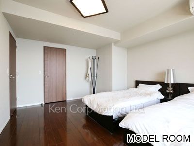 Master Bedroom ※Photo of the same layout on 30 floor. Decoration and fixture may differ.