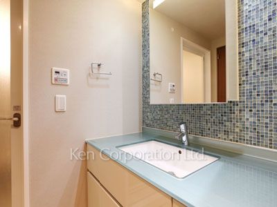 Powder Room ※Photo of the same layout on 30 floor. Decoration and fixture may differ.