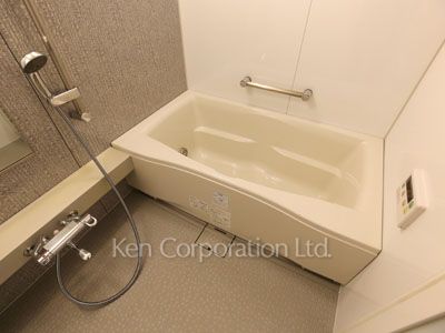 Bath ※Photo of the same layout on 30 floor. Decoration and fixture may differ.