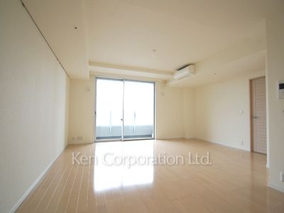 Living-Dining ※Photo of the same layout on 20 floor. Decoration and fixture may differ.