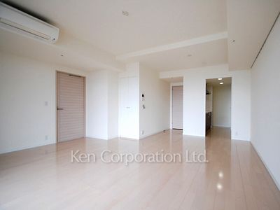 Living-Dining ※Photo of the same layout on 20 floor. Decoration and fixture may differ.