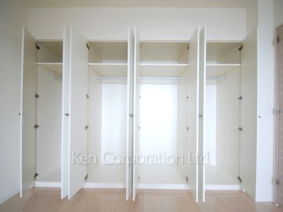 Closet ※Photo of the same layout on 20 floor. Decoration and fixture may differ.