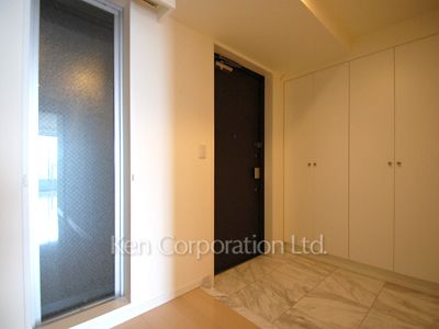 Entrance ※Photo of the same layout on 20 floor. Decoration and fixture may differ.