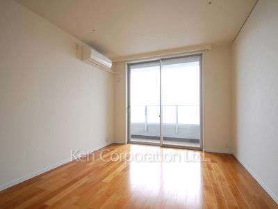 Bedroom ※Photo of the same layout on 24 floor. Decoration and fixture may differ.