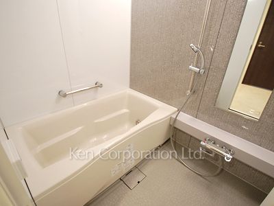 Bath ※Photo of the same layout on 24 floor. Decoration and fixture may differ.