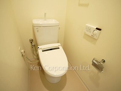Lavatory ※Photo of the same layout on 24 floor. Decoration and fixture may differ.