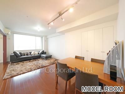 Living-Dining ※Photo of the same layout on 29 floor. Decoration and fixture may differ.