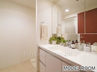 Powder Room ※Photo of the same layout on 29 floor. Decoration and fixture may differ.