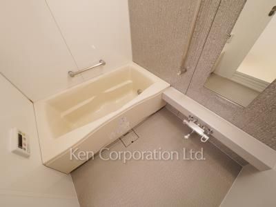 Bath ※Photo of the same layout on 29 floor. Decoration and fixture may differ.