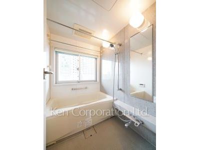 Bath ※Photo of the same layout on 26 floor. Decoration and fixture may differ.