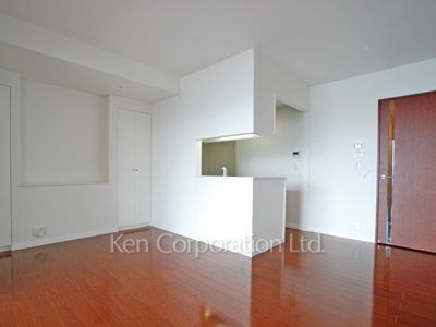 Living-Dining ※Photo of the same layout on 29 floor. Decoration and fixture may differ.