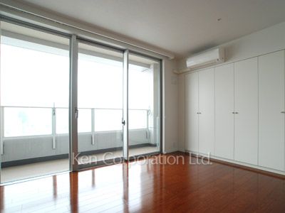 Bedroom ※Photo of the same layout on 29 floor. Decoration and fixture may differ.