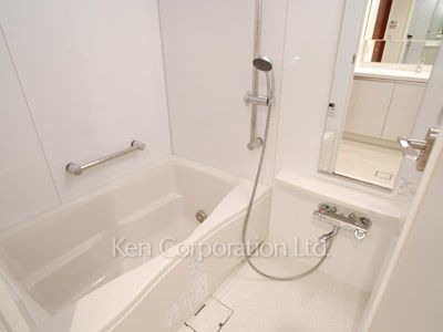 Bath ※Photo of the same layout on 29 floor. Decoration and fixture may differ.