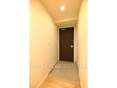 Entrance ※Photo of the same layout on 23 floor. Decoration and fixture may differ.