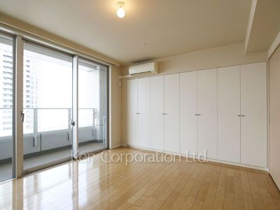 Bedroom ※Photo of the same layout on 23 floor. Decoration and fixture may differ.