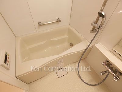 Bath ※Photo of the same layout on 23 floor. Decoration and fixture may differ.