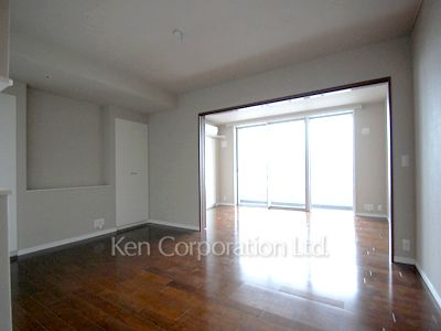 Living-Dining ※Photo of the same layout on 22 floor. Decoration and fixture may differ.