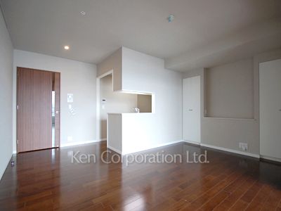 Living-Dining ※Photo of the same layout on 22 floor. Decoration and fixture may differ.