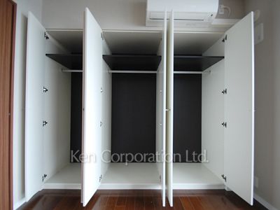 Closet ※Photo of the same layout on 22 floor. Decoration and fixture may differ.