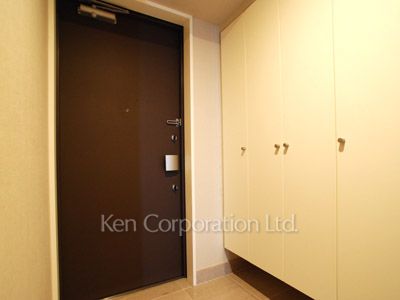 Entrance ※Photo of the same layout on 26 floor. Decoration and fixture may differ.